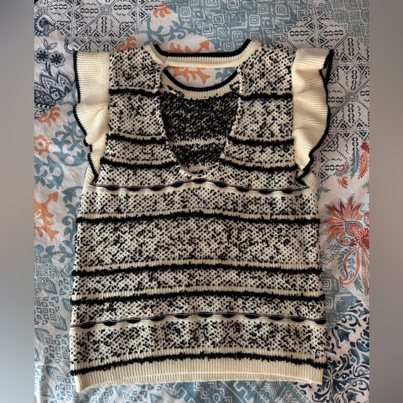 THML SLEEVELESS BLACK AND CREAM SWEATER SIZE L - Picture 3 of 5